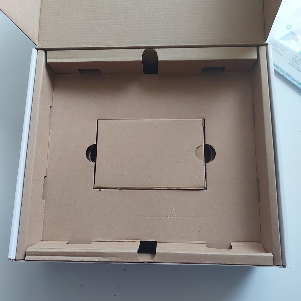 8" LED Digital Photo Frame - Picture 6 of 10